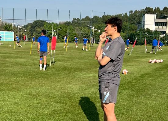 影音先锋制服丝袜